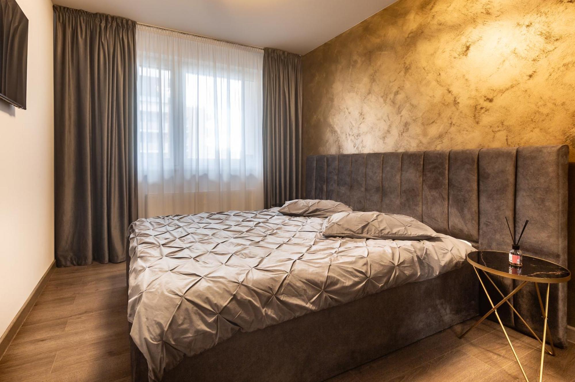 Carpatilor Apart Hotel Brasov Ngoại thất bức ảnh
