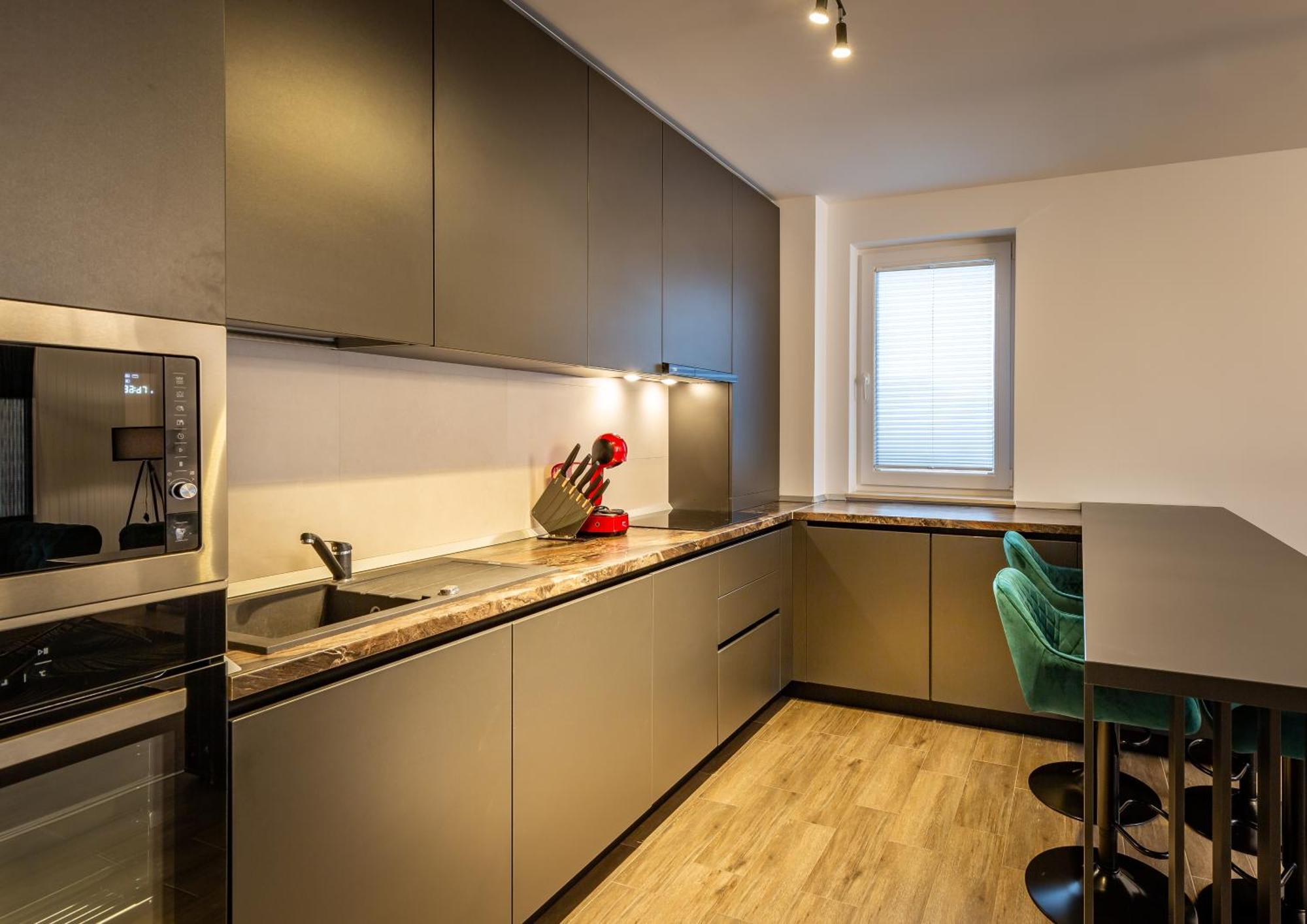 Carpatilor Apart Hotel Brasov Ngoại thất bức ảnh